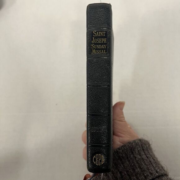 St Joseph Sunday Missal Large Type 1957 - Picture 2 of 6